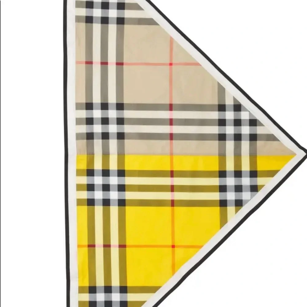 SOLD⛔️Authentic BURBERRY 100% Cotton vintage checkers triangle scarf - Picture 6 of 14